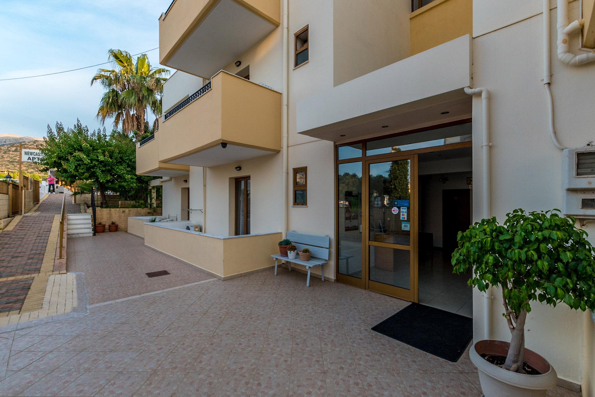 Newcastle Studios Malia Exterior foto